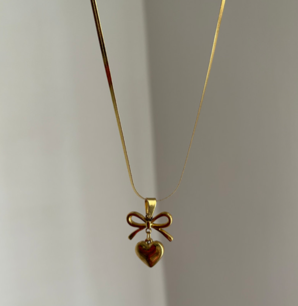 Heart Hung Bow Necklace