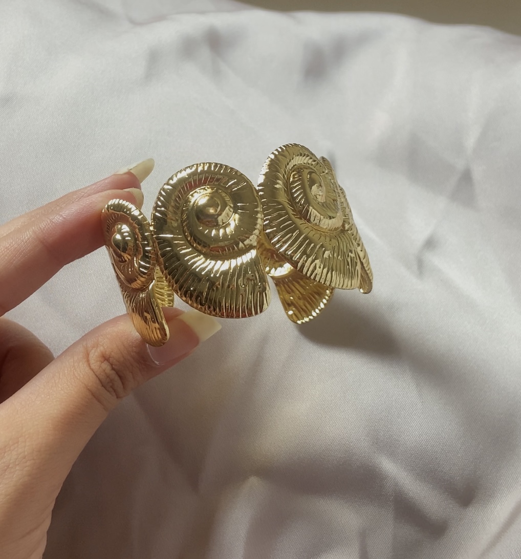 Marina cuff Bracelet (adjustable)
