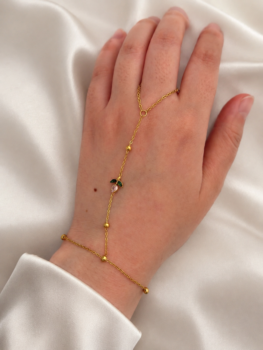 Roselle Handchain