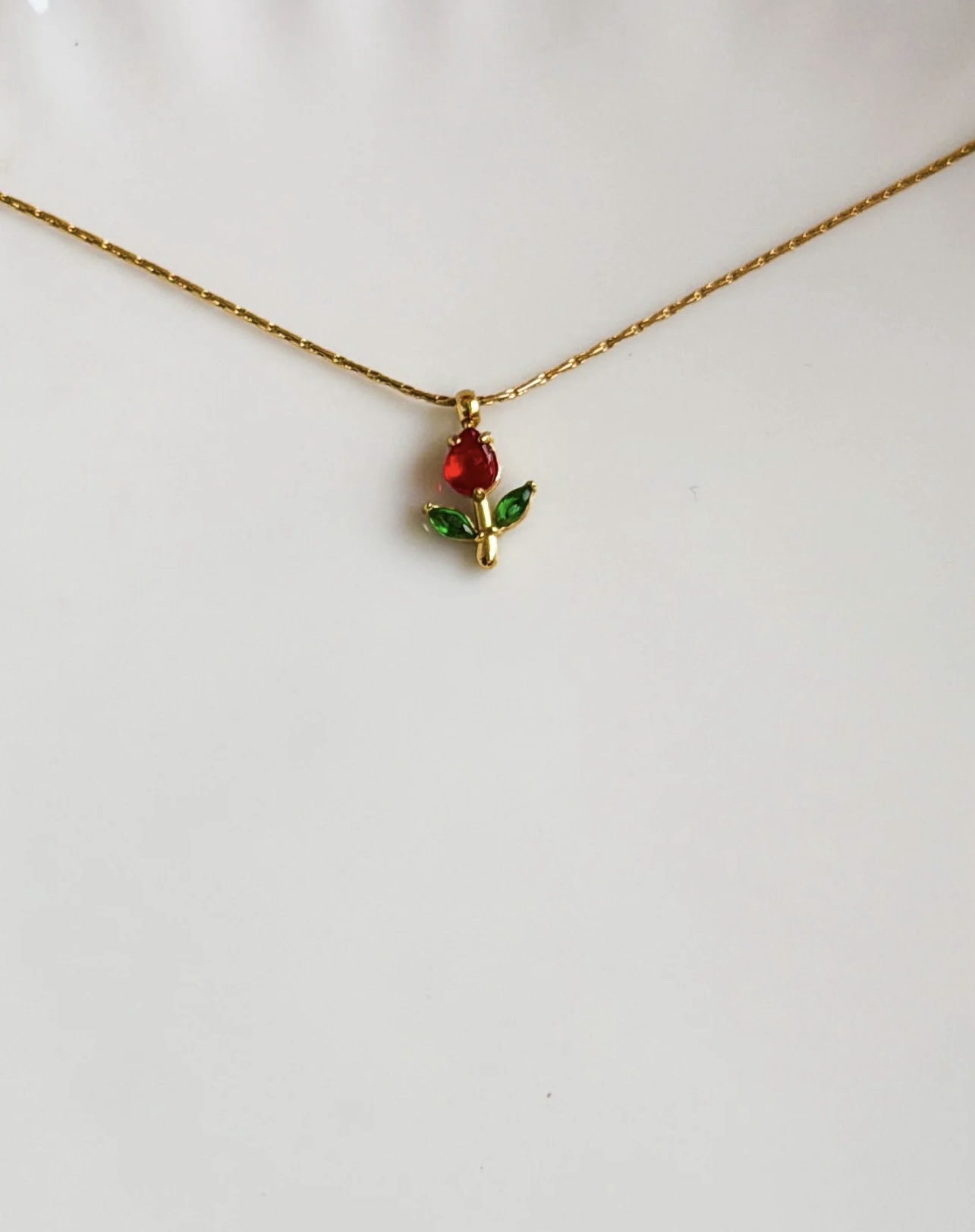 Minimal Tulip Necklace (Red)