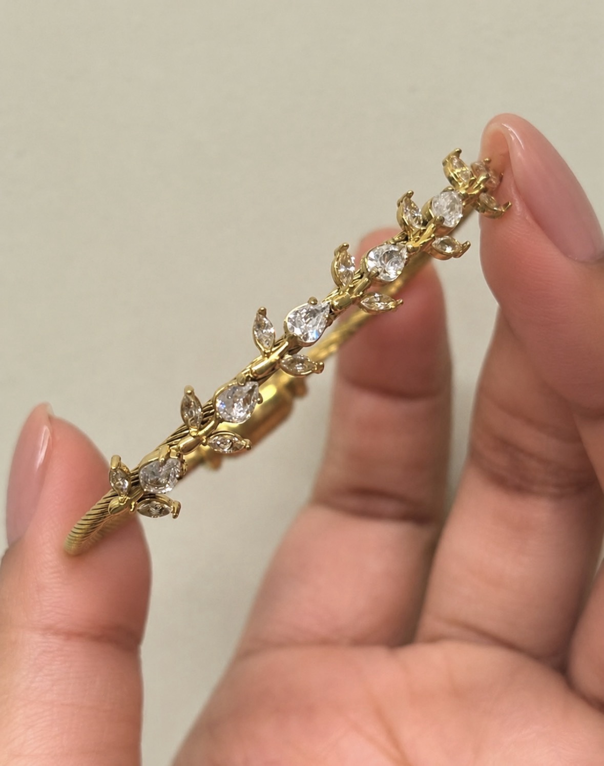 Daisy Tulip Bracelet (white)