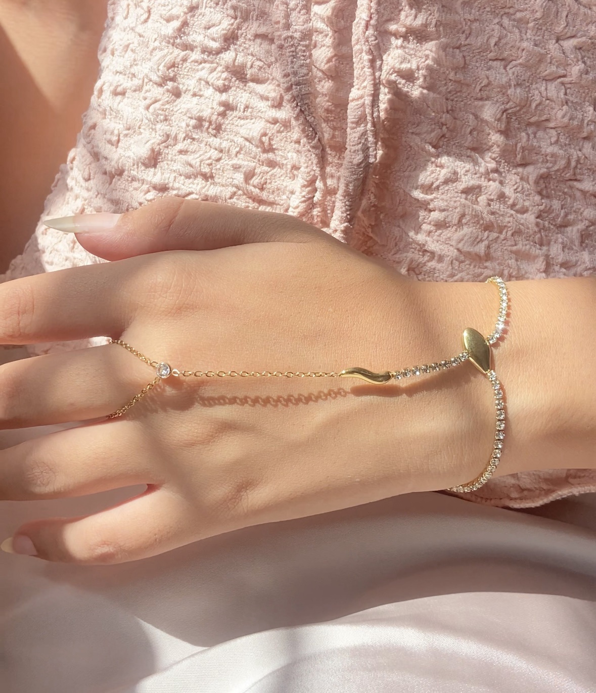 Athena Handchain