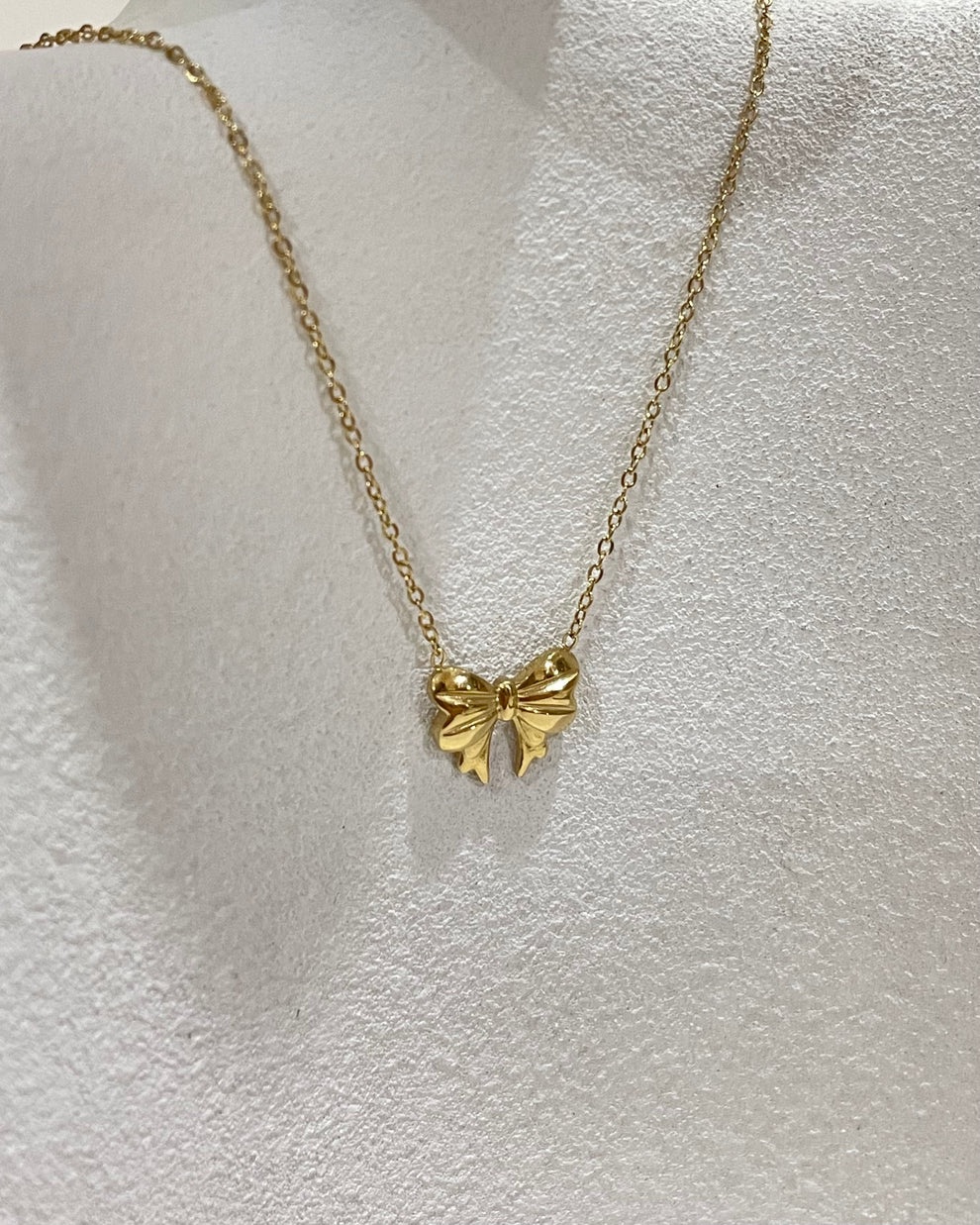 Bow Necklace
